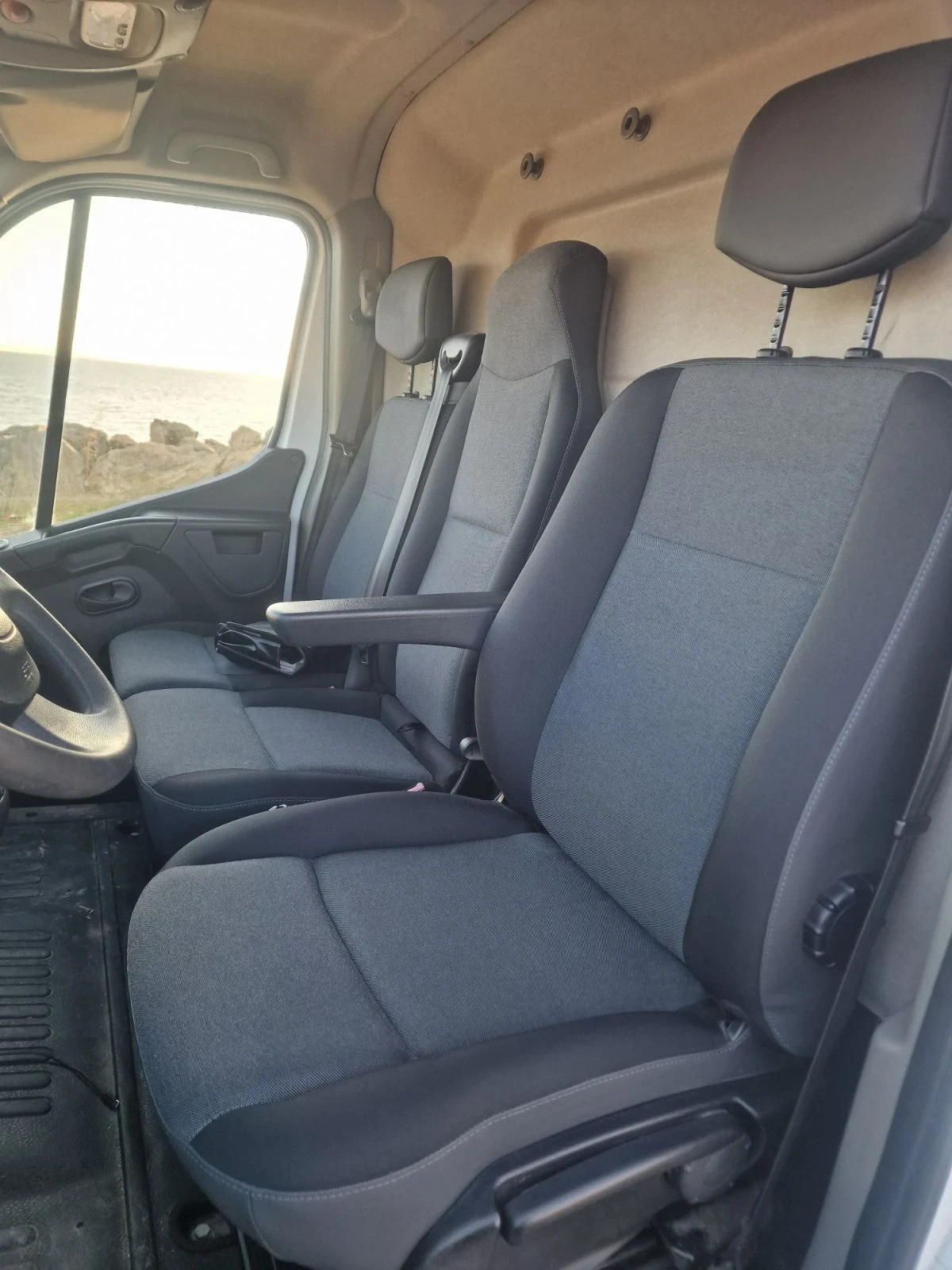 Renault Master автовишка, снимка 11 - Бусове и автобуси - 56331732