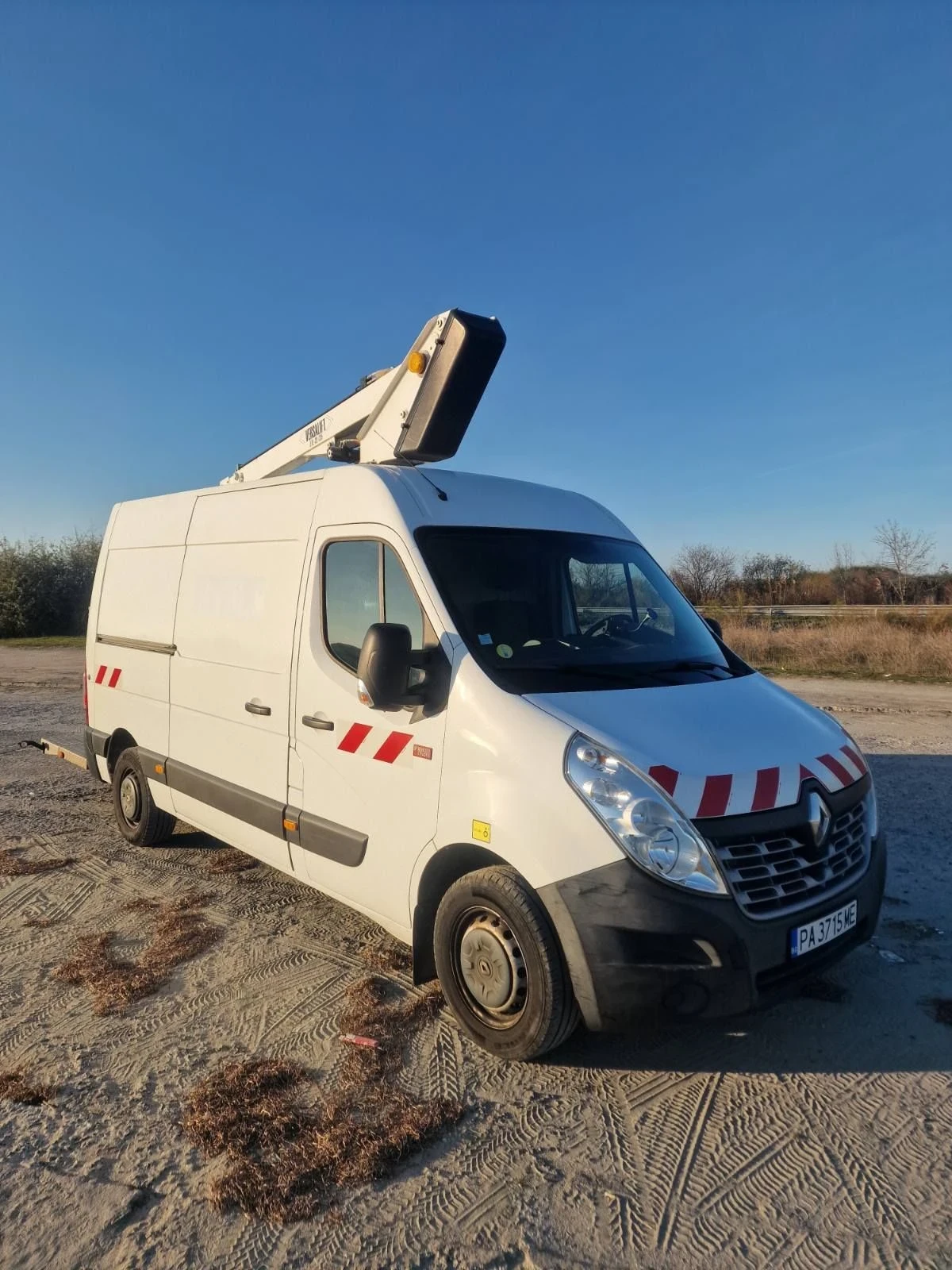 Renault Master автовишка, снимка 14 - Бусове и автобуси - 56331732