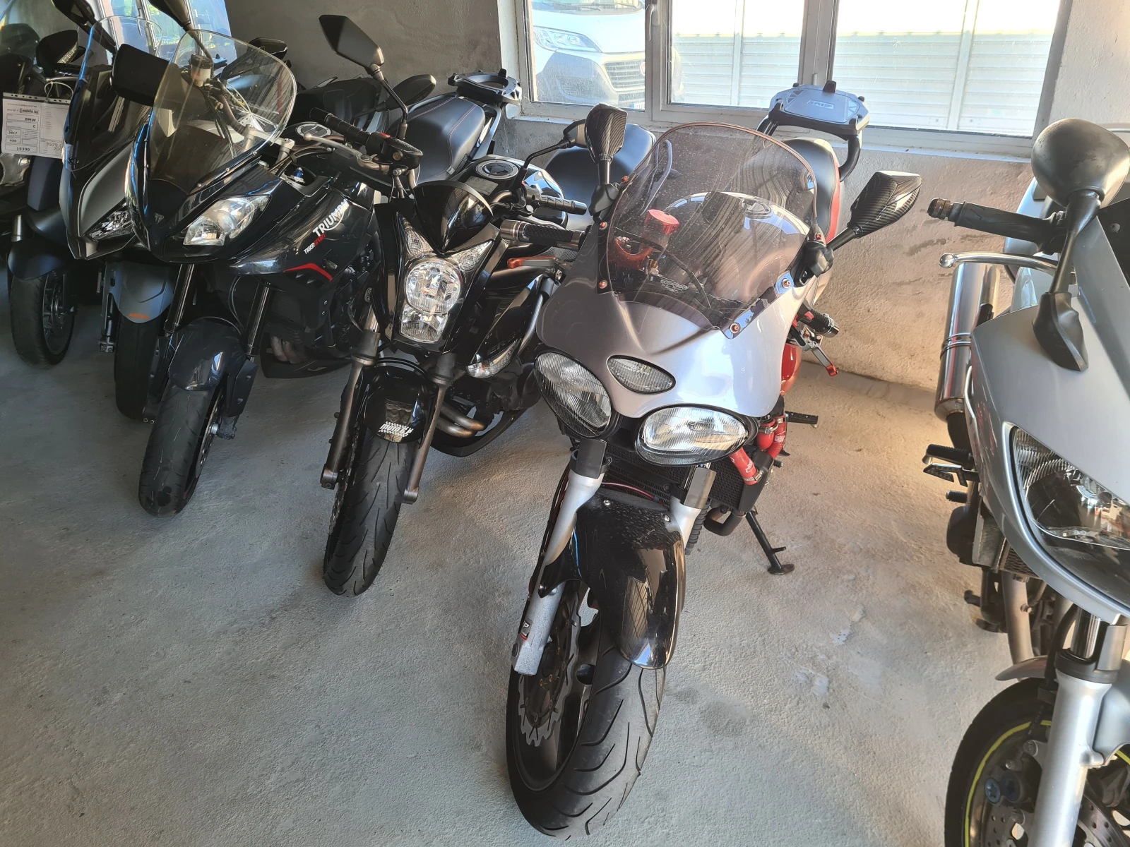 Triumph Sprint RS 955