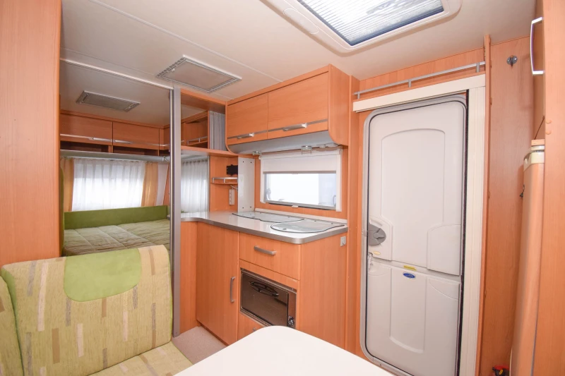 Каравана Wilk S3 450FS Birthday Edition+ Климатик/Форселт, снимка 9 - Каравани и кемпери - 52587958