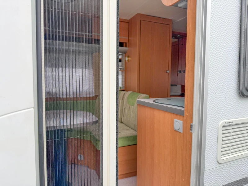 Каравана Wilk S3 450FS Birthday Edition+ Климатик/Форселт, снимка 5 - Каравани и кемпери - 52587958