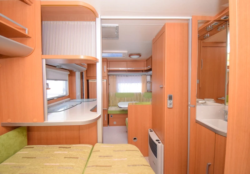 Каравана Wilk S3 450FS Birthday Edition+ Климатик/Форселт, снимка 17 - Каравани и кемпери - 52587958