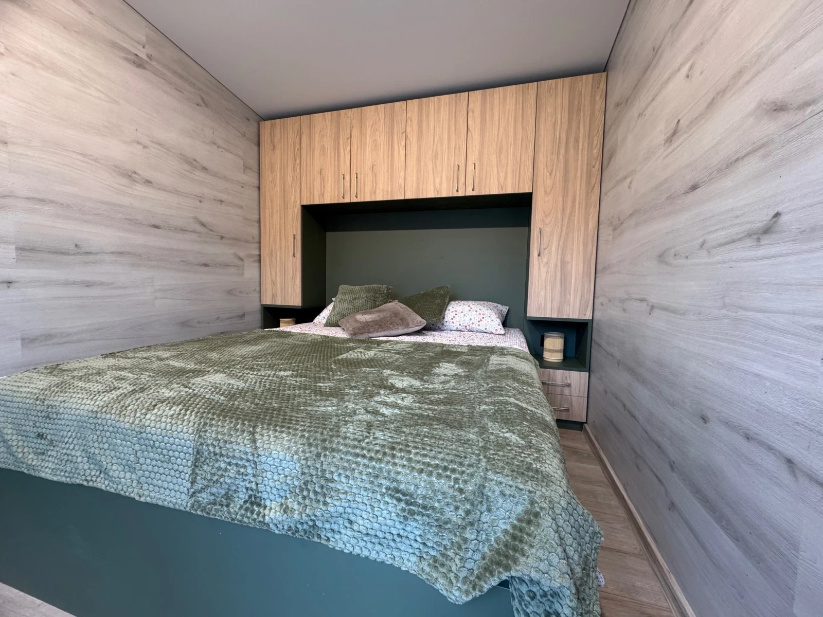  Hobby   33 2 | Mobile.bg   12