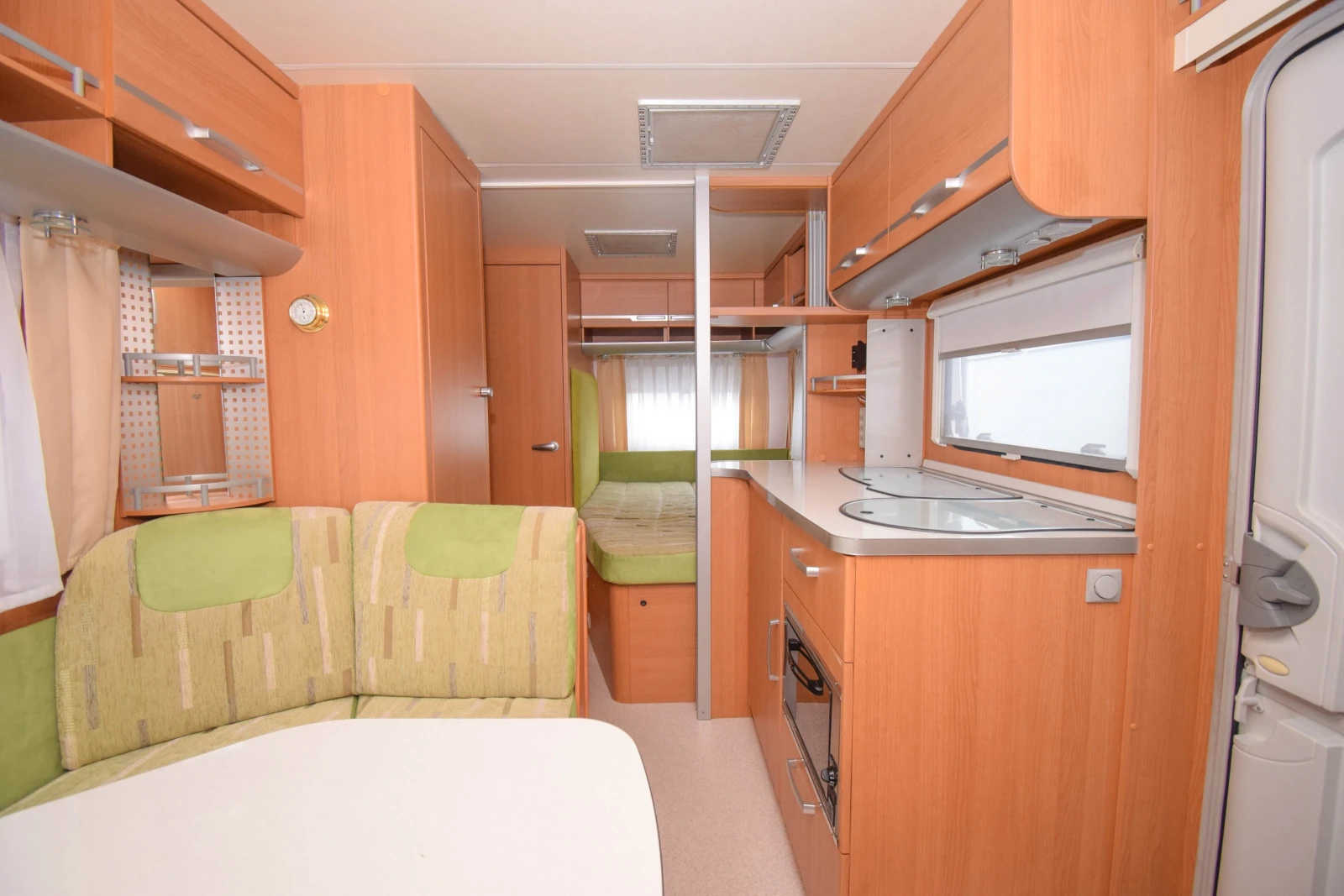 Каравана Wilk S3 450FS Birthday Edition+ Климатик/Форселт - изображение 7