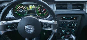 Ford Mustang 3, 7 V6 Premium, снимка 10