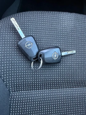 Opel Astra 2010г., снимка 16 - Автомобили и джипове - 53650749