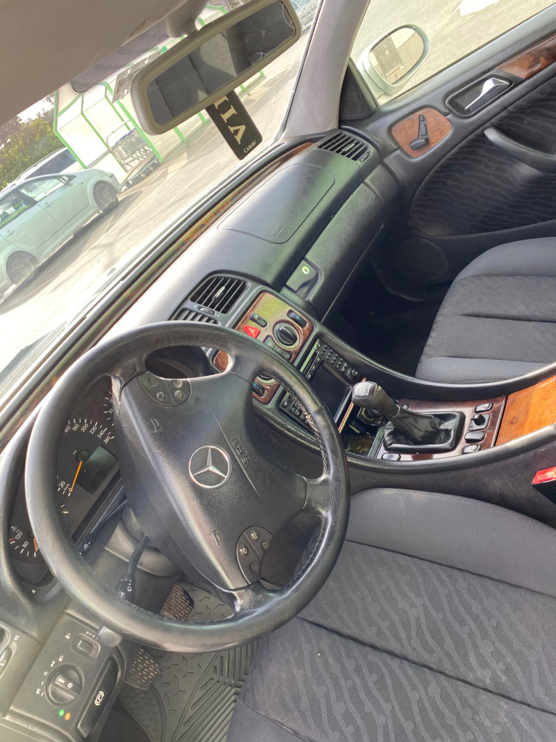 Mercedes-Benz CLK, снимка 4 - Автомобили и джипове - 46447790