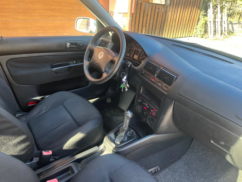 VW Golf 1.9TDI 101kc, снимка 10 - Автомобили и джипове - 47639930