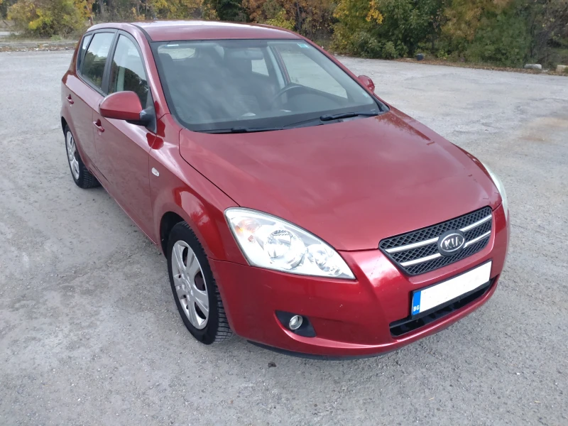 Kia Ceed 1.6, снимка 3 - Автомобили и джипове - 47651110