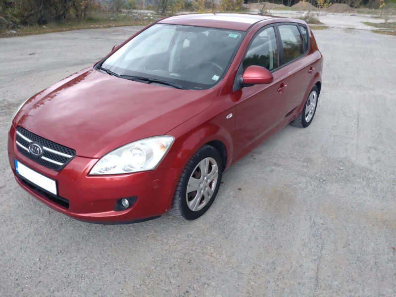 Kia Ceed 1.6, снимка 1 - Автомобили и джипове - 47651110