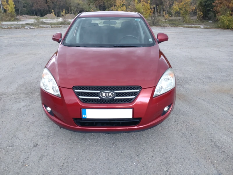 Kia Ceed 1.6, снимка 2 - Автомобили и джипове - 47651110