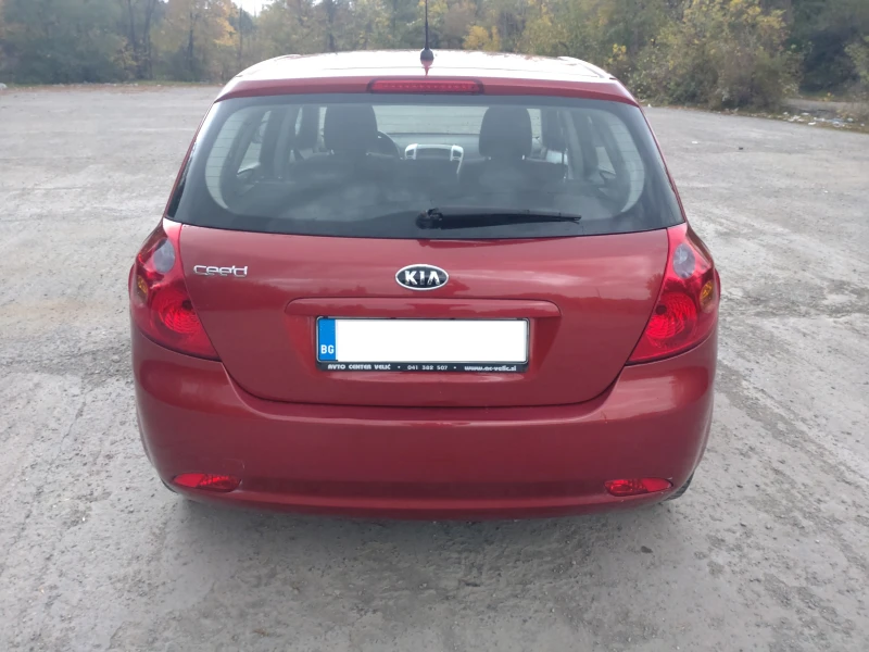 Kia Ceed 1.6, снимка 5 - Автомобили и джипове - 47651110