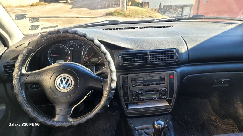 VW Passat, снимка 3 - Автомобили и джипове - 49025809