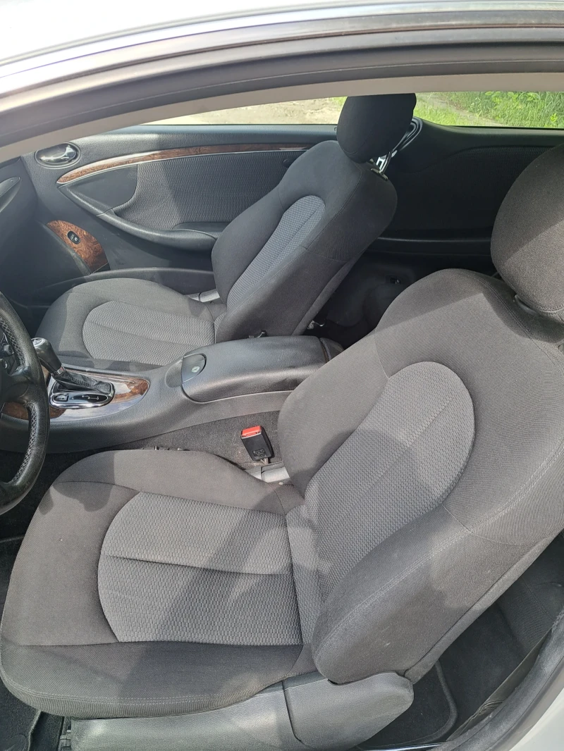 Mercedes-Benz CLK 320, снимка 13 - Автомобили и джипове - 52327236