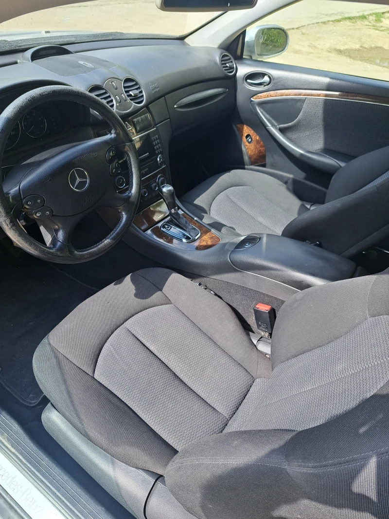 Mercedes-Benz CLK 320, снимка 12 - Автомобили и джипове - 52327236