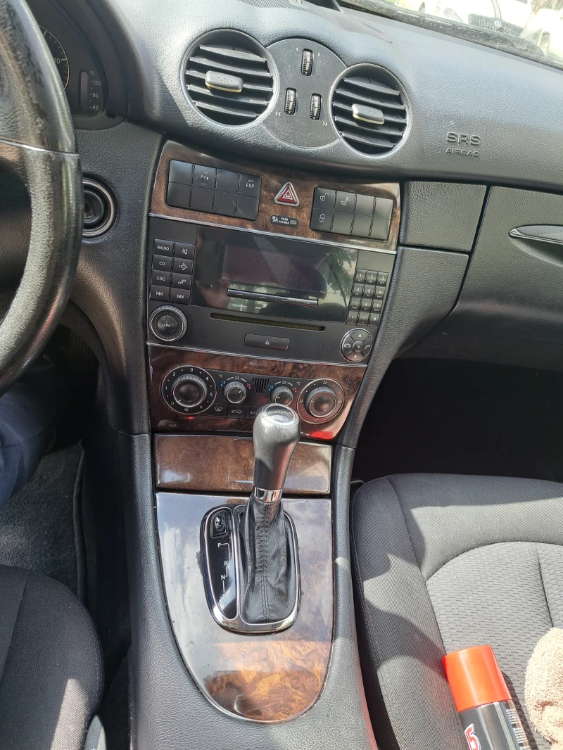 Mercedes-Benz CLK 320, снимка 10 - Автомобили и джипове - 52327236