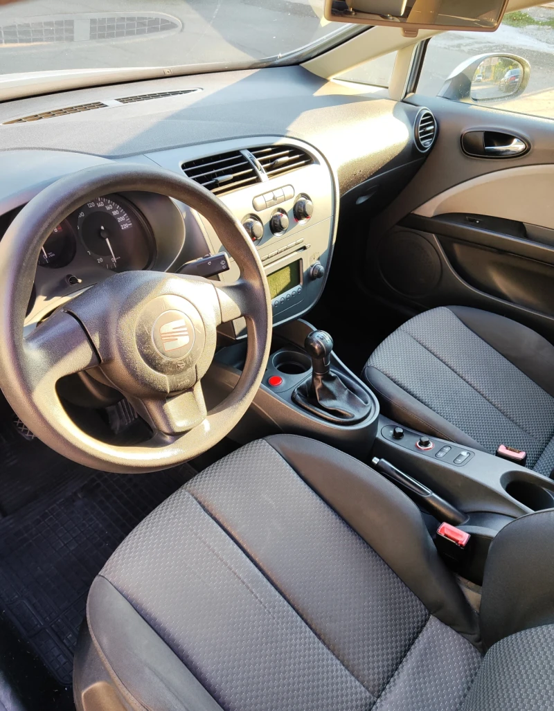 Seat Leon, снимка 4 - Автомобили и джипове - 51321167