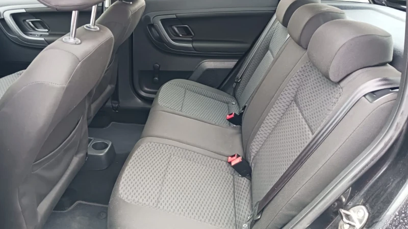 Skoda Fabia 1.2 TSI 4 цилиндъра, снимка 10 - Автомобили и джипове - 51938769