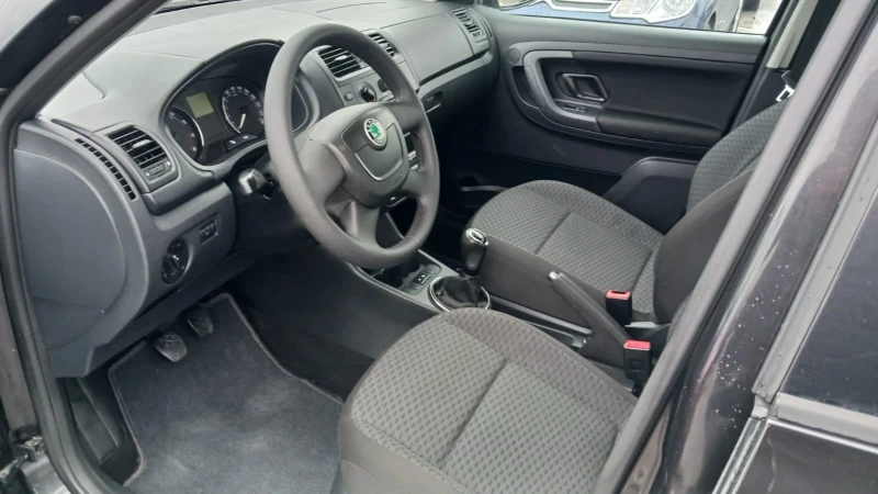 Skoda Fabia 1.2 TSI 4 цилиндъра, снимка 7 - Автомобили и джипове - 51938769