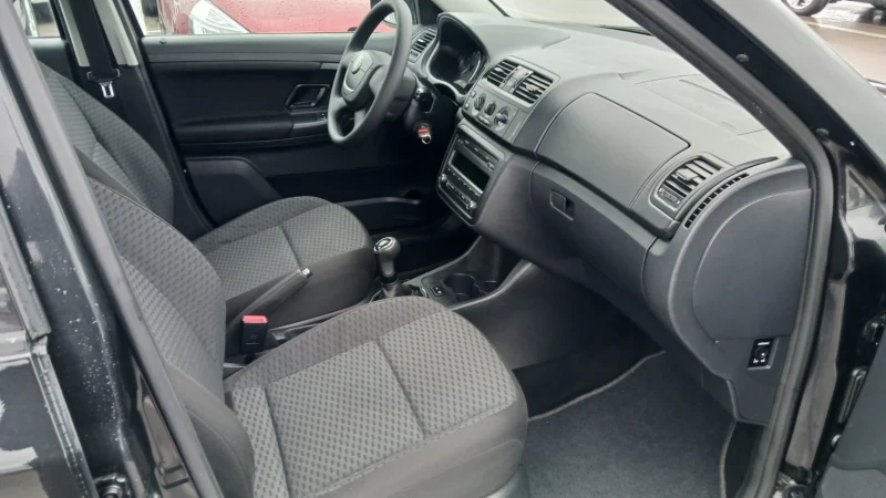 Skoda Fabia 1.2 TSI 4 цилиндъра, снимка 9 - Автомобили и джипове - 51938769