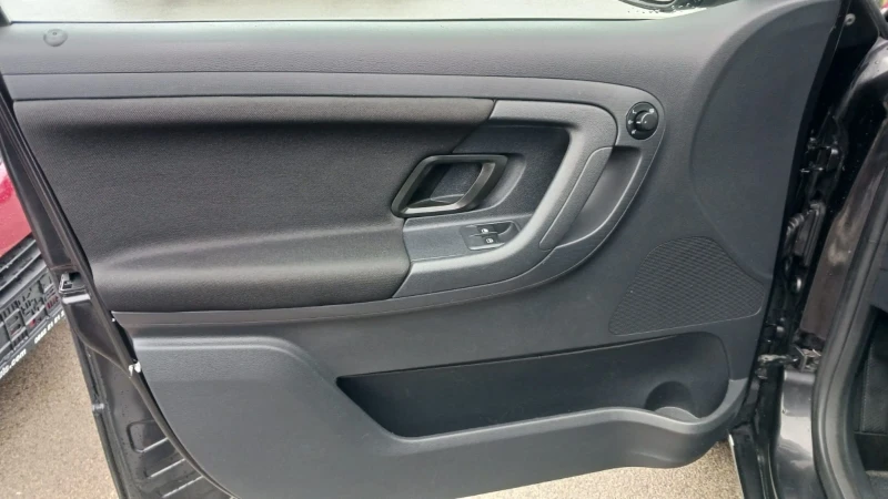 Skoda Fabia 1.2 TSI 4 цилиндъра, снимка 11 - Автомобили и джипове - 51938769