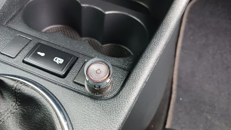 Skoda Fabia 1.2 TSI 4 цилиндъра, снимка 12 - Автомобили и джипове - 51938769