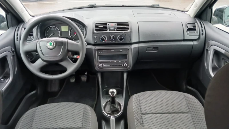 Skoda Fabia 1.2 TSI 4 цилиндъра, снимка 8 - Автомобили и джипове - 51938769