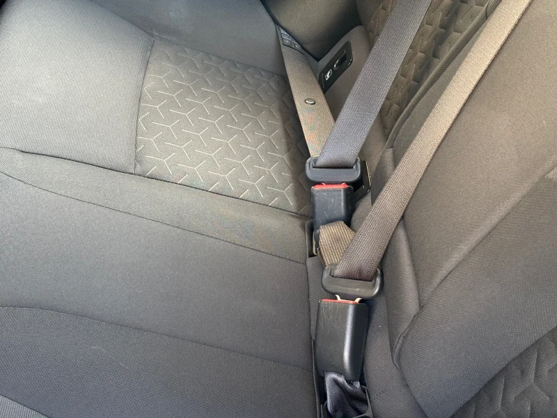 Toyota Corolla 1.8 Executive , снимка 9 - Автомобили и джипове - 52606896