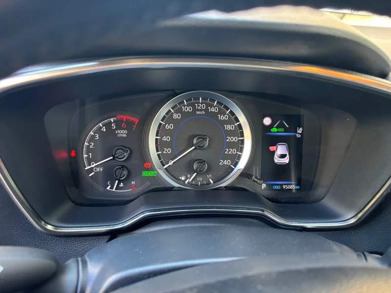 Toyota Corolla 1.8 Executive , снимка 8 - Автомобили и джипове - 52606896