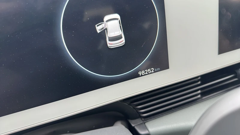 Hyundai Ioniq 5 72.6KWh UNIQ/360CAM/HUD/SOH100%/FULL, снимка 13 - Автомобили и джипове - 52402057