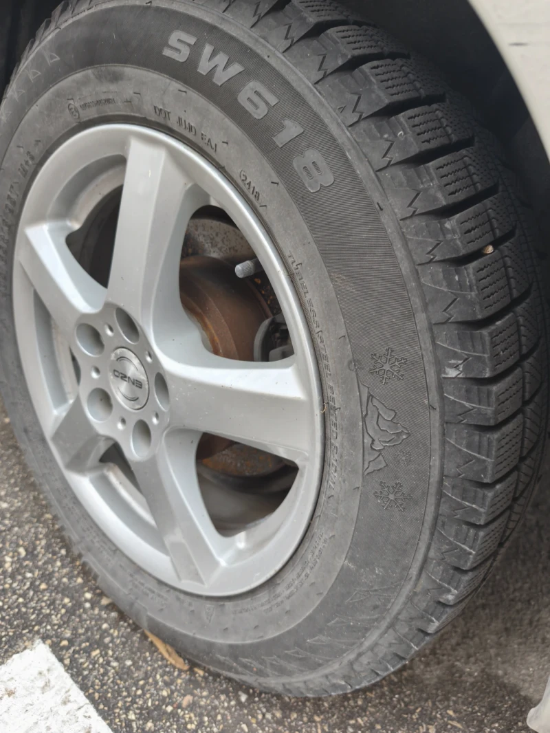 Toyota Alphard 2.4 VVTI, снимка 9 - Автомобили и джипове - 53194413