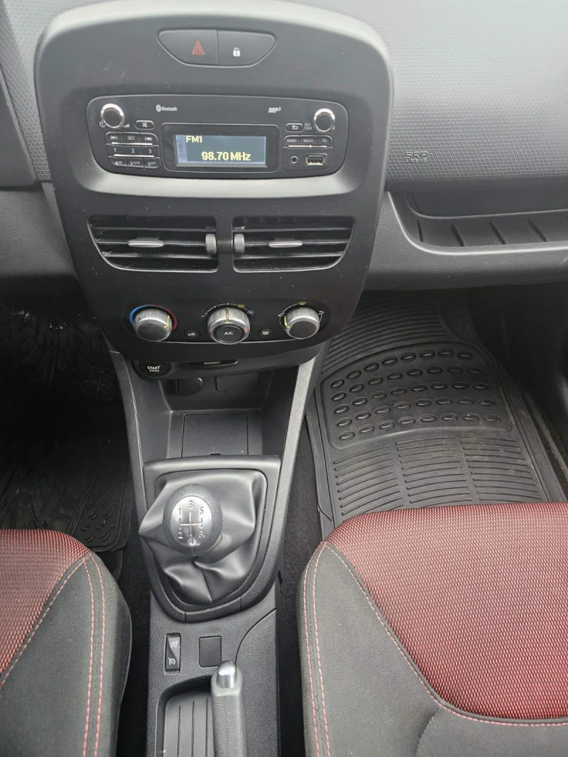 Renault Clio 1.2 75 к.с. бензин BVM5, снимка 9 - Автомобили и джипове - 53284946