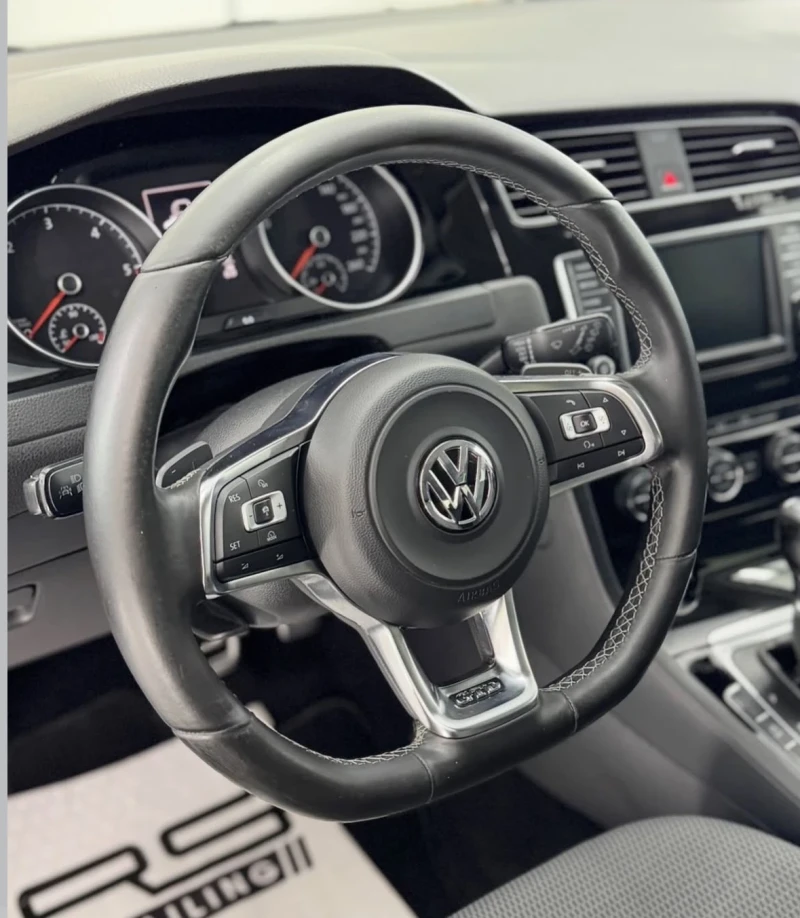 VW Golf 1.6 GTI OPTIK, снимка 8 - Автомобили и джипове - 53306193