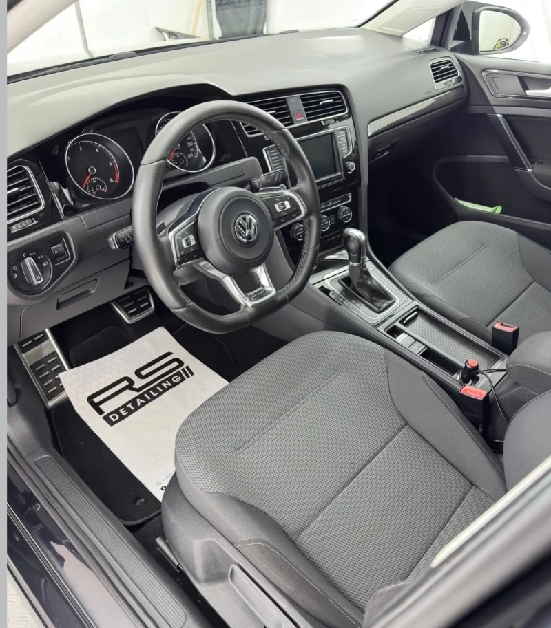 VW Golf 1.6 GTI OPTIK, снимка 7 - Автомобили и джипове - 53306193