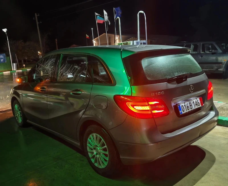 Mercedes-Benz B 180 Ambition avtomat , снимка 16 - Автомобили и джипове - 53494261
