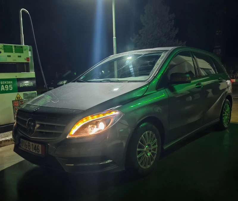 Mercedes-Benz B 180 Ambition avtomat , снимка 15 - Автомобили и джипове - 53494261