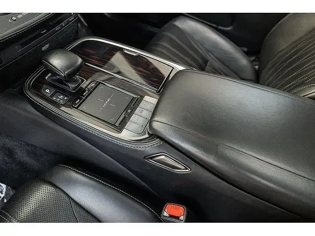 Lexus LS 500 HYBRID * * CARFAX * * АВТО КРЕДИТ * * , снимка 10 - Автомобили и джипове - 52978768
