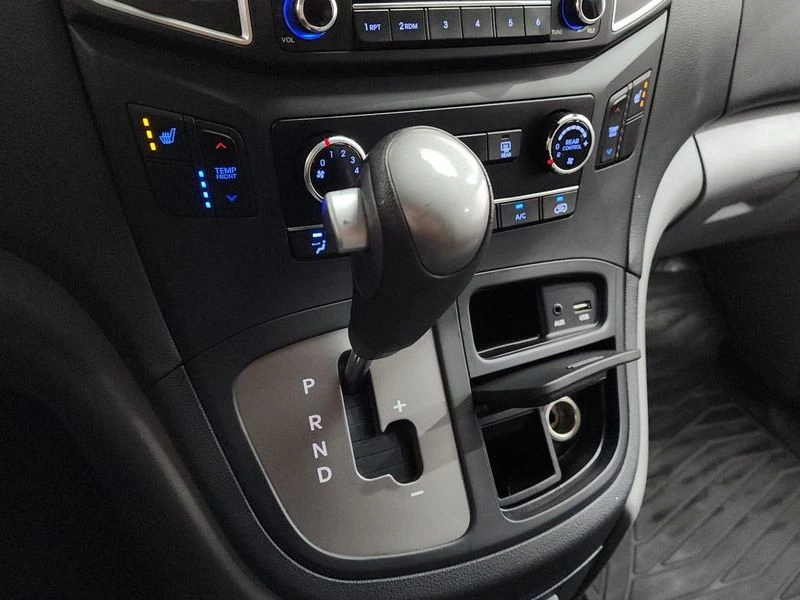 Hyundai Starex * 12МЕСТЕН* ЦЕНАДОБГ!, снимка 9 - Автомобили и джипове - 55776874