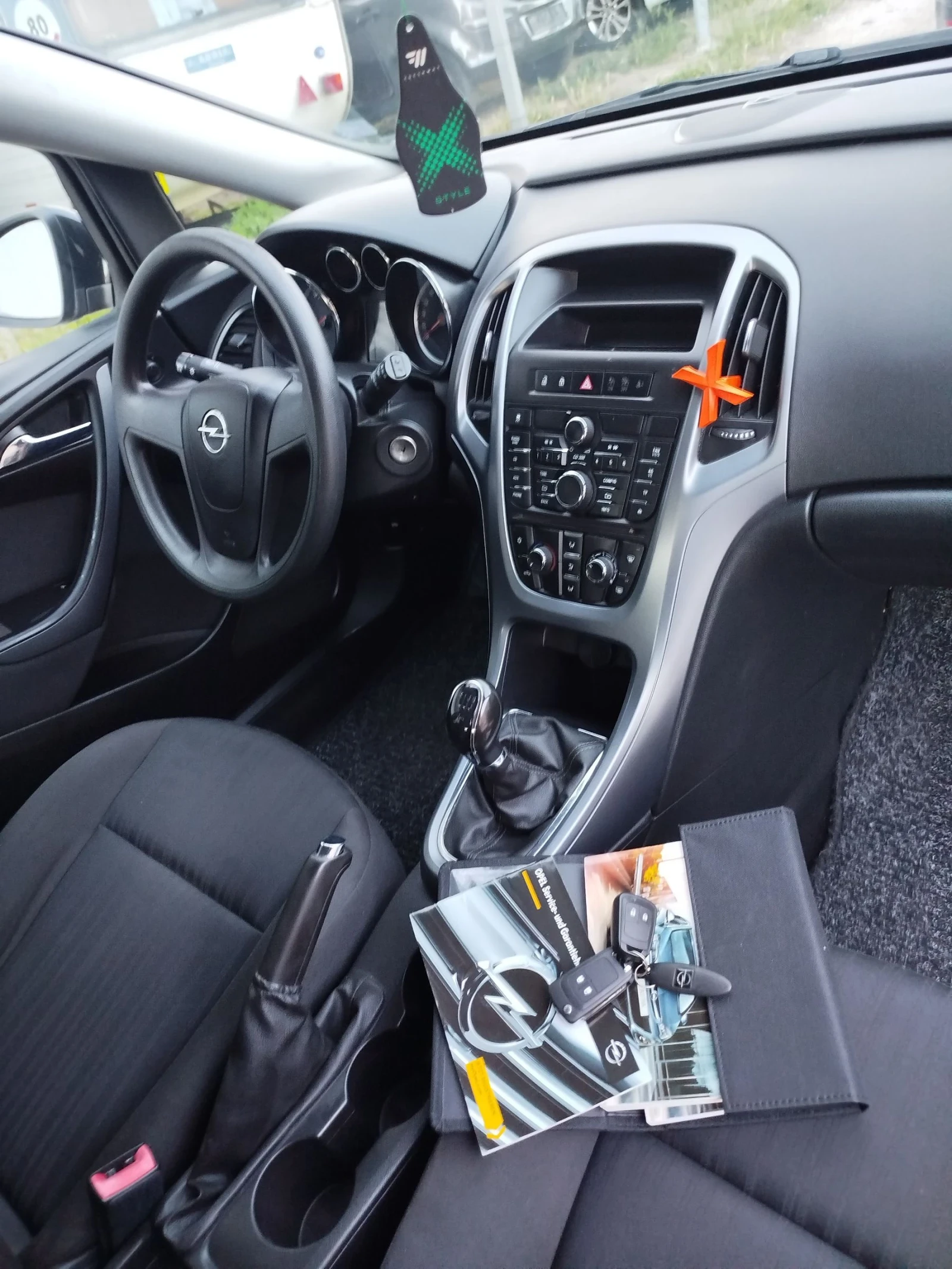 Opel Astra J 1.4i FACELIFT SPORTS TOURER , снимка 10 - Автомобили и джипове - 36613691