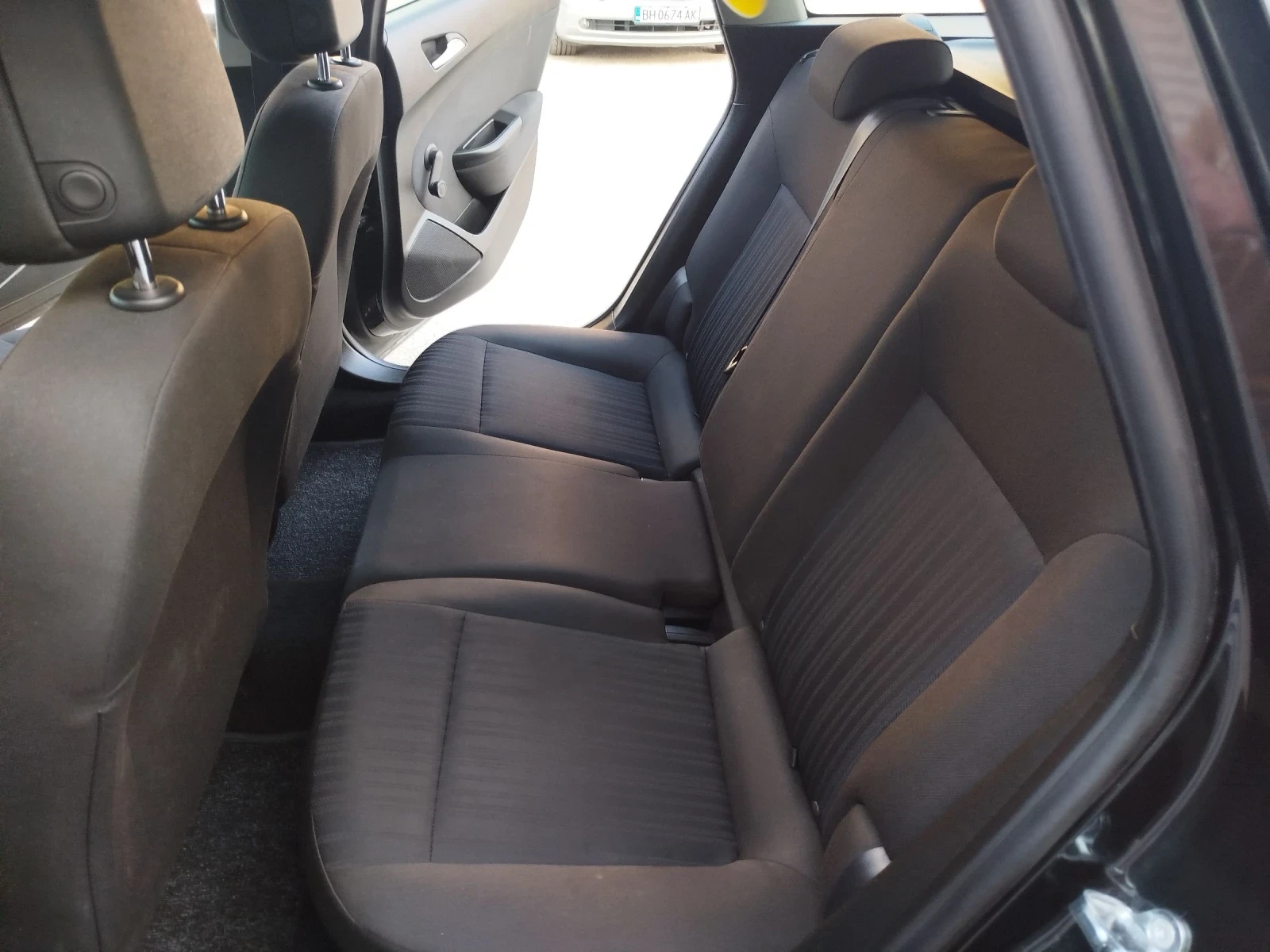 Opel Astra J 1.4i FACELIFT SPORTS TOURER , снимка 15 - Автомобили и джипове - 36613691