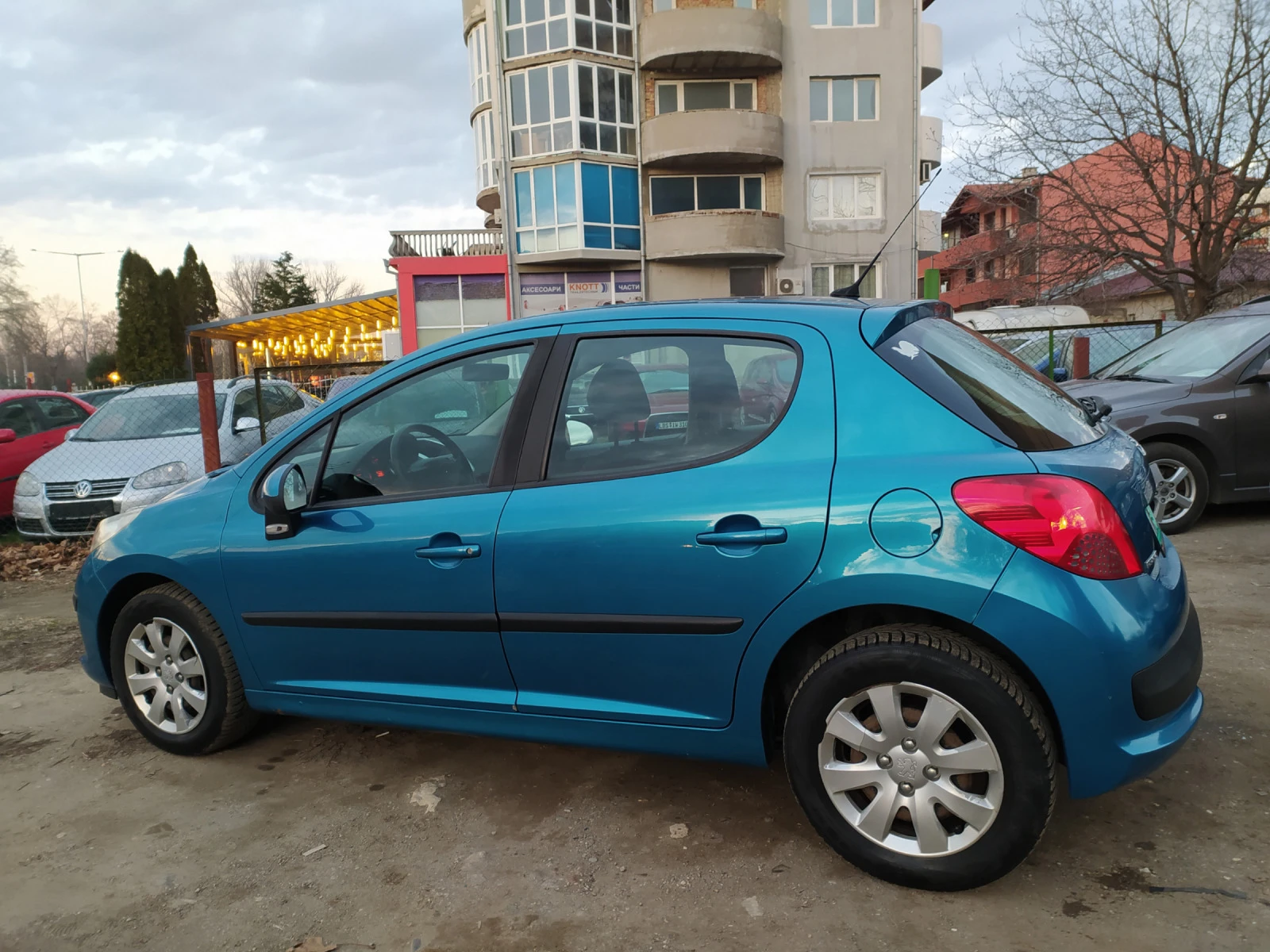 Peugeot 207 1.4  73 к.с. KLIMA - изображение 6