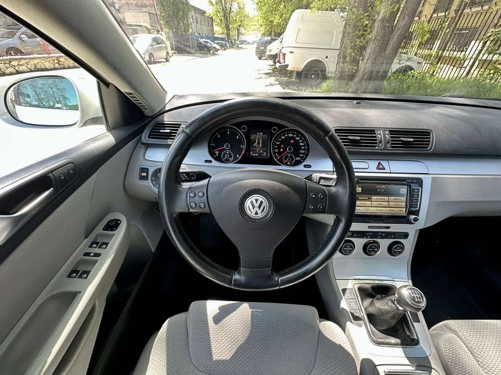 VW Passat 6 - изображение 10