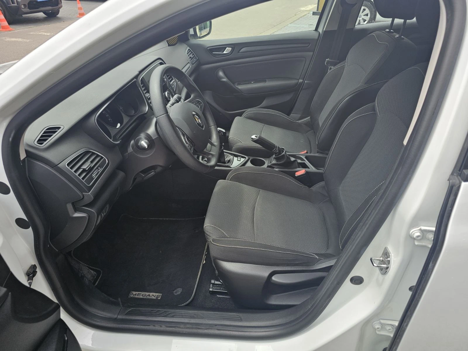 Renault Megane Energy dCi 95 к.с. дизел Stop&Start - изображение 10