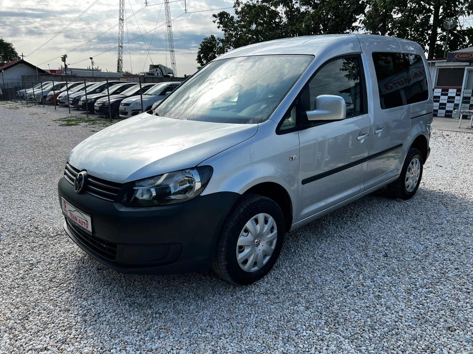 VW Caddy 2.0TDI 4X4 6-SPEED - изображение 3