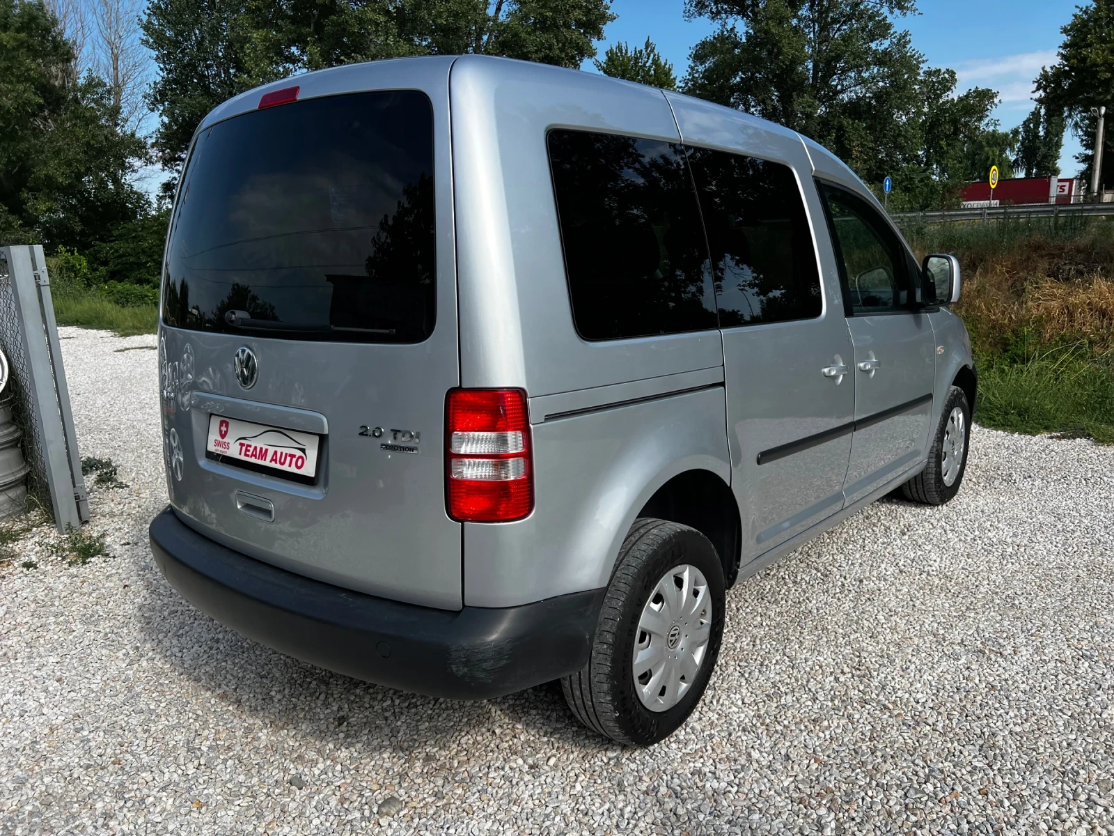 VW Caddy 2.0TDI 4X4 6-SPEED - изображение 5