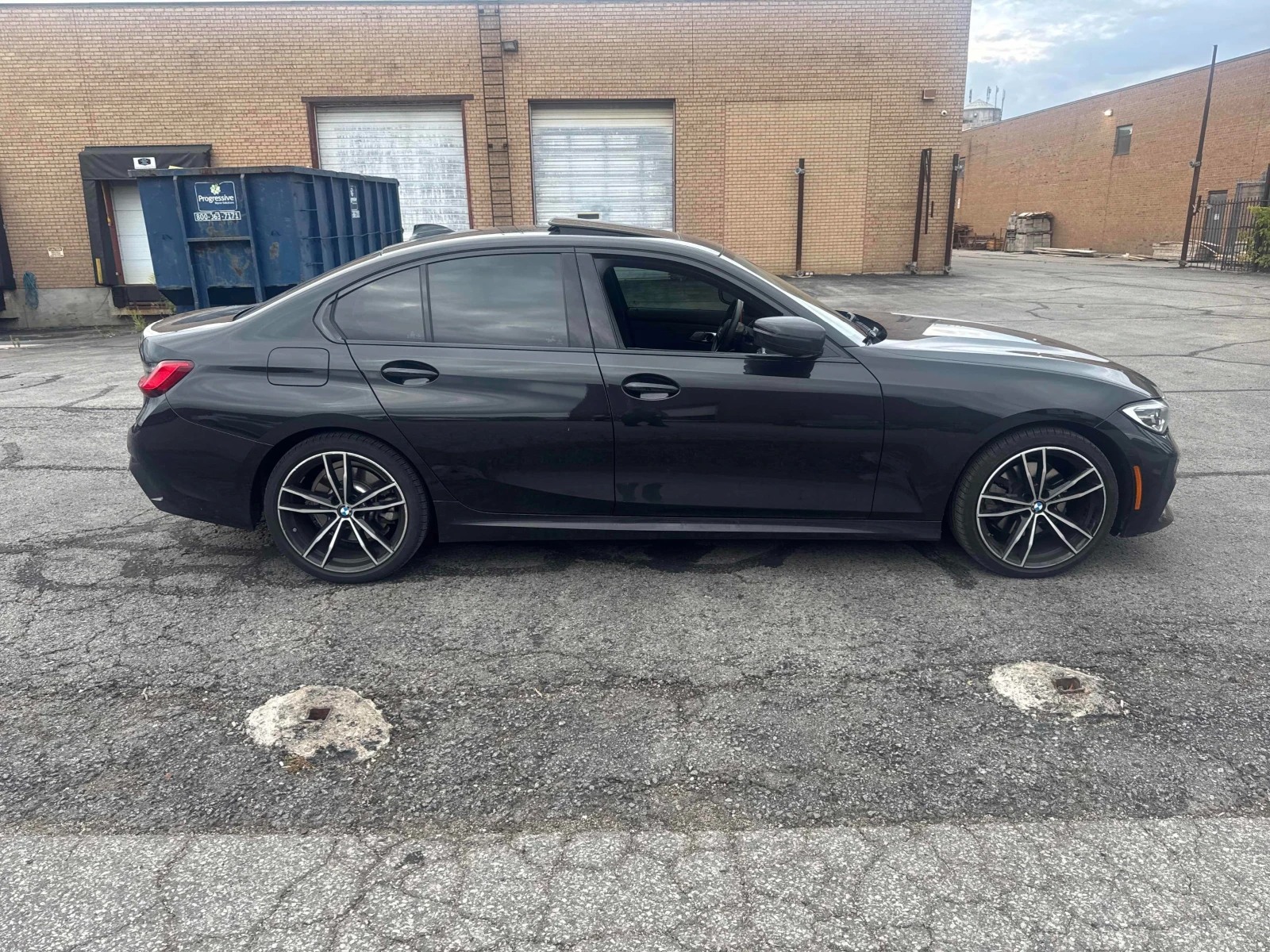 BMW 330 I xDrive* CARFAX* АВТОФИНАНСИРАНЕ*  - изображение 3