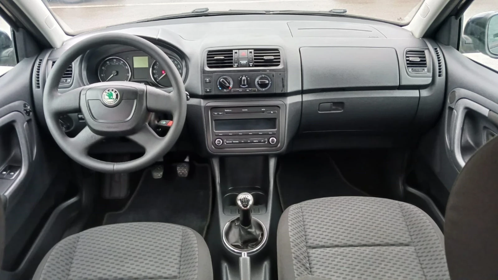 Skoda Fabia 1.2 TSI 4 цилиндъра - изображение 8