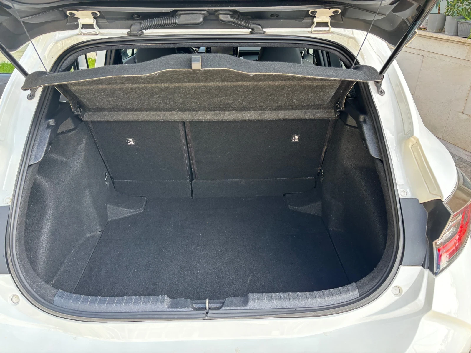 Toyota Corolla 1.8 Executive  | Mobile.bg   10