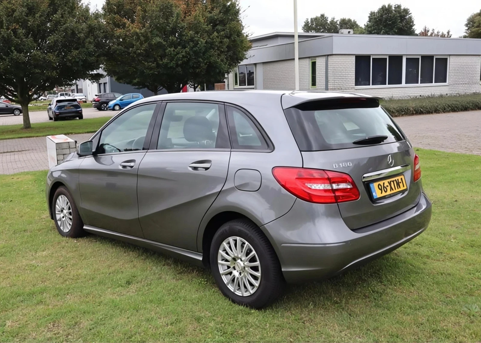 Mercedes-Benz B 180 Ambition avtomat  - изображение 4