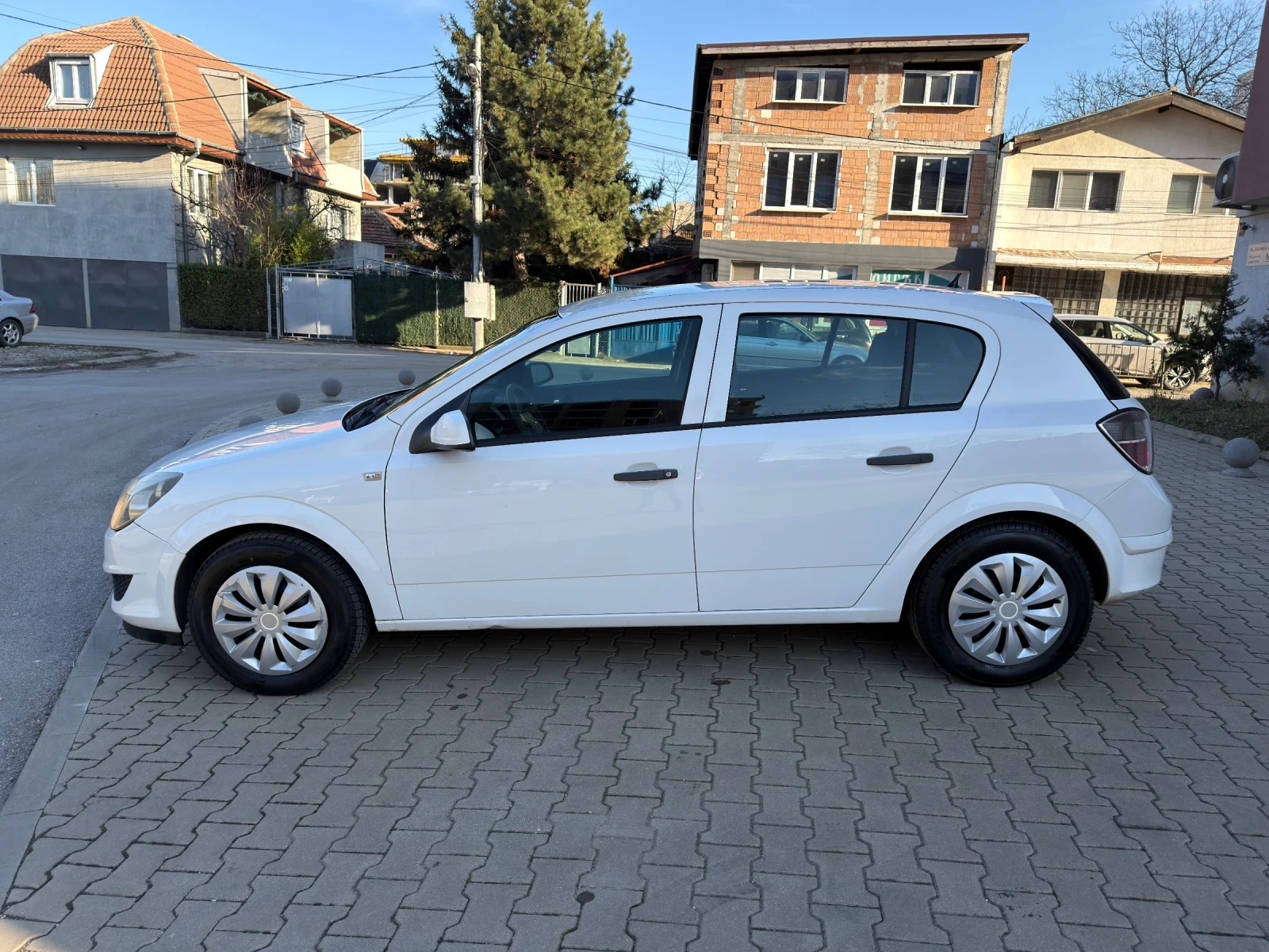 Opel Astra 2010г. - изображение 7